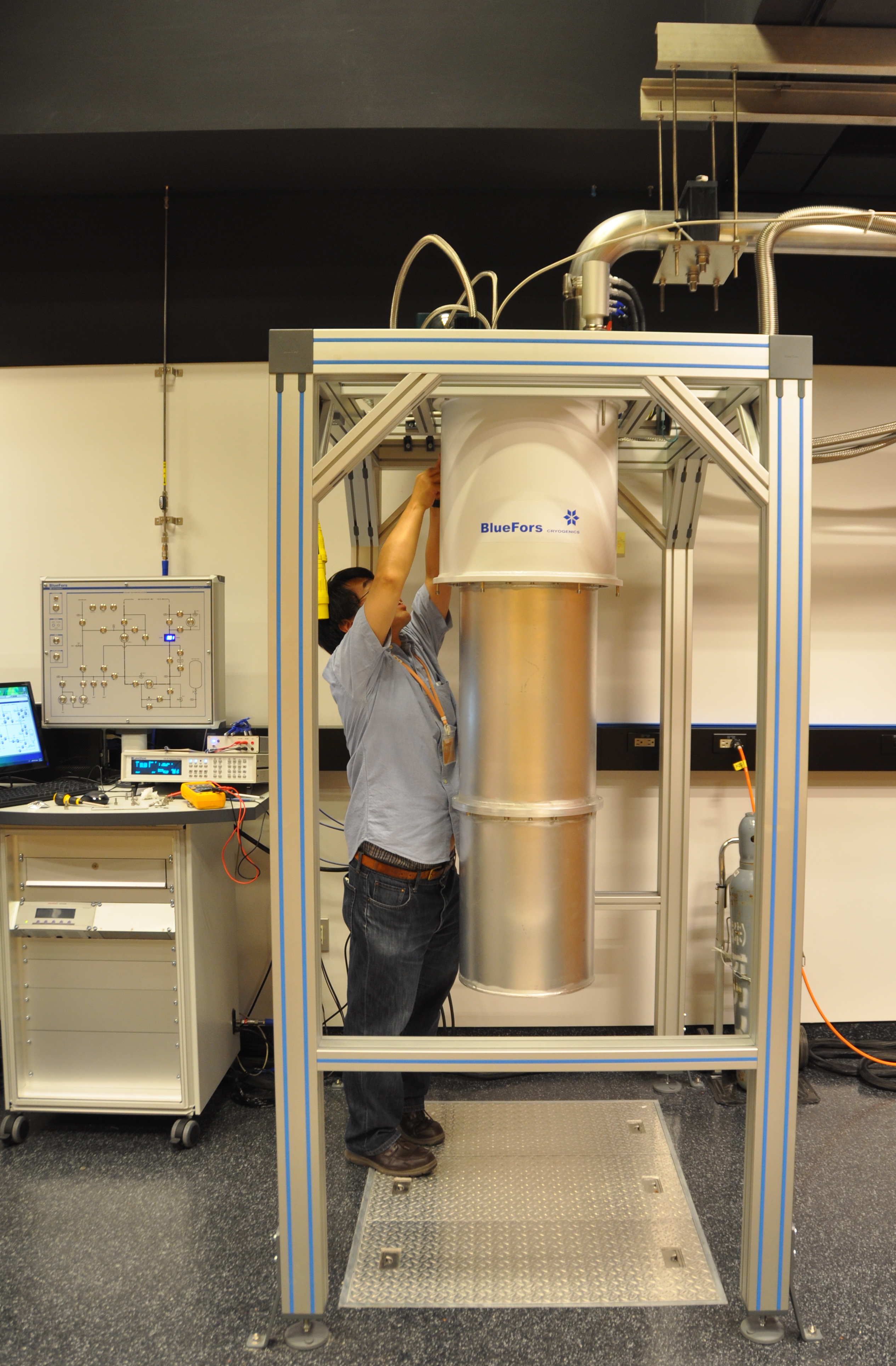 Cryogenfree dilution refrigerator Okinawa Institute of Science and